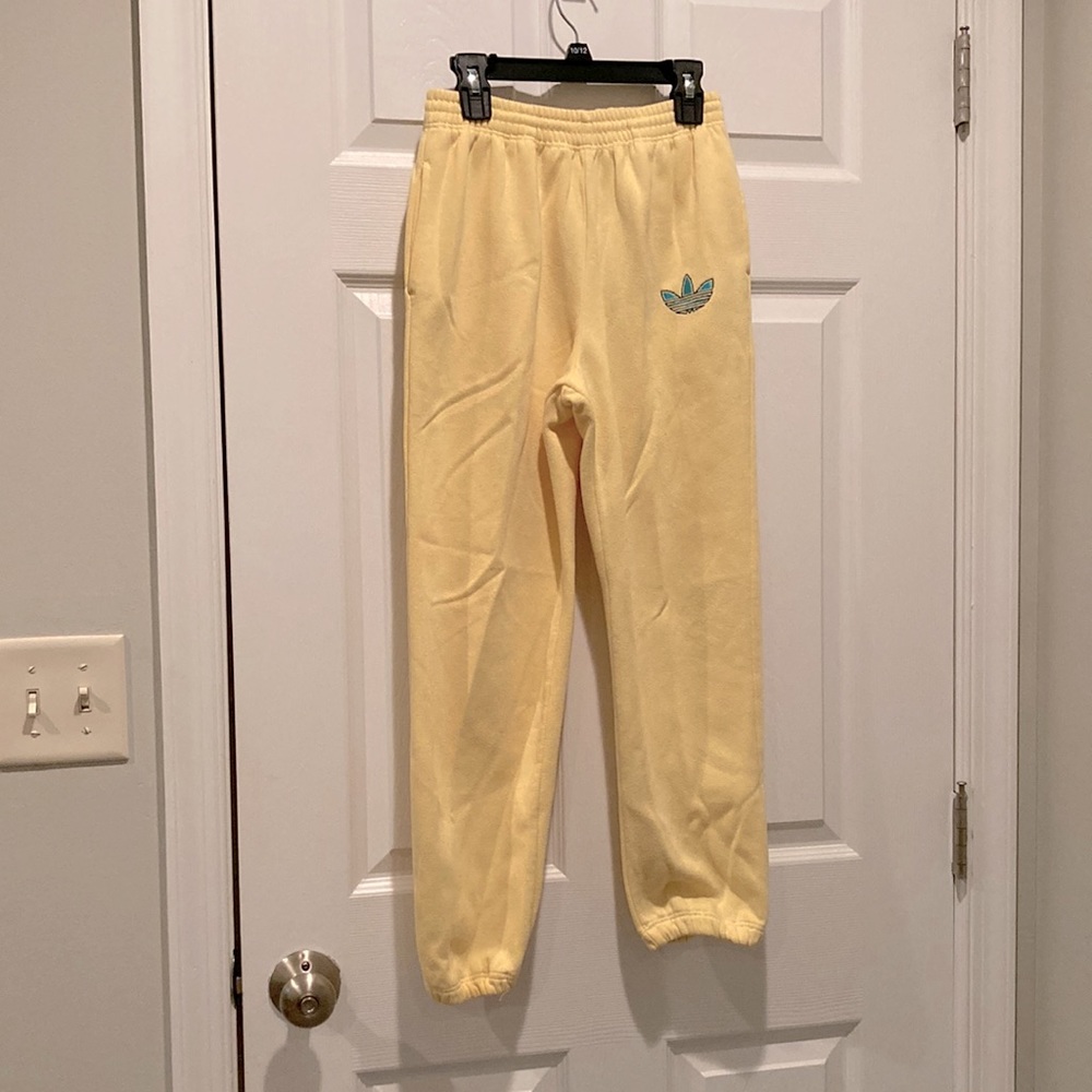 Vtg 80s adidas yellow sweatpants, Sz M